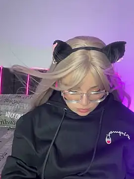 Annie Grosse online show from 09-18-25, 08:55