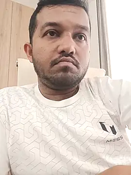 Snapshot of VJ17 chatting on 10-18-25, 05:10 VJ17 online show from 10-18-25, 05:10