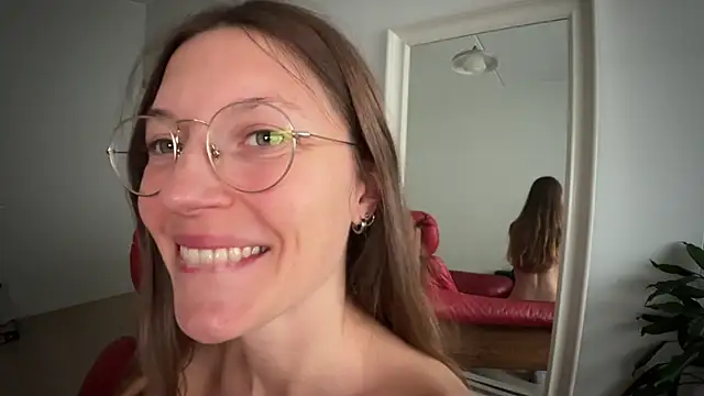 Snapshot of Scorpion_Peach chatting on 11-01-25, 01:02 Scorpion Peach online show from 11-01-25, 01:02