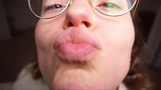 Snapshot of Scorpion_Peach chatting on 11-15-25, 05:09 Scorpion Peach online show from 11-15-25, 05:09