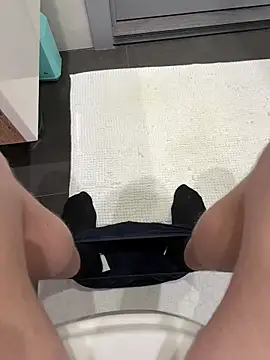 Snapshot of myPriority01 chatting on 10-17-25, 05:37 myPriority01 online show from 10-17-25, 05:37