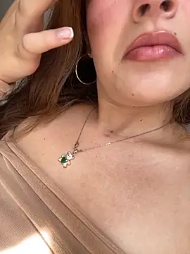 Isa Villamarin online show from 09-24-25, 02:53