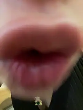 Isa Villamarin online show from 09-26-25, 03:05