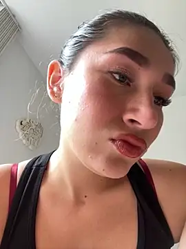 Isa Villamarin online show from 10-21-25, 04:41