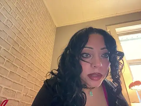 Kendall knox online show from 10-13-25, 05:35