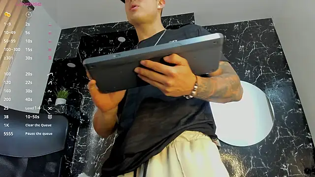 Alexander ferre online show from 10-10-25, 01:21