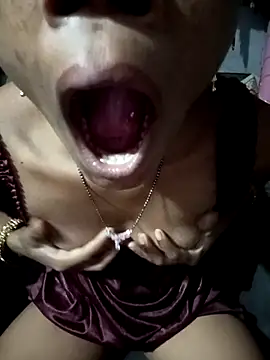 Snapshot of SEXY-MAHI4 chatting on 09-14-25, 11:31 SEXY-MAHI4 online show from 09-14-25, 11:31