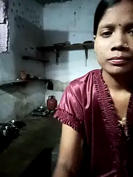 Snapshot of SEXY-MAHI4 chatting on 09-29-25, 06:40 SEXY-MAHI4 online show from 09-29-25, 06:40