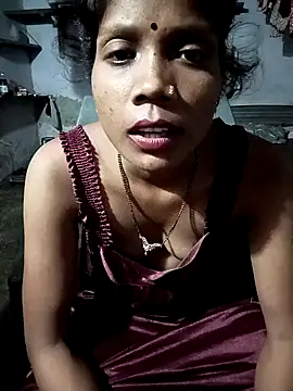 Snapshot of SEXY-MAHI4 chatting on 10-19-25, 05:13 SEXY-MAHI4 online show from 10-19-25, 05:13