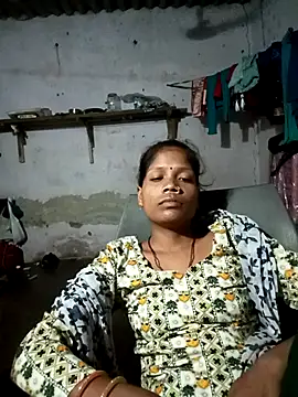 Snapshot of SEXY-MAHI4 chatting on 10-23-25, 01:43 SEXY-MAHI4 online show from 10-23-25, 01:43