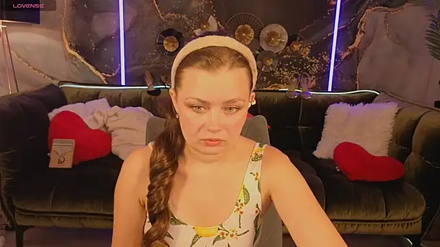 Snapshot of RedDoll_ chatting on 09-12-25, 07:36 RedDoll online show from 09-12-25, 07:36