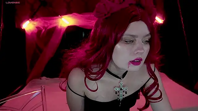 Snapshot of RedDoll_ chatting on 10-31-25, 01:56 RedDoll online show from 10-31-25, 01:56