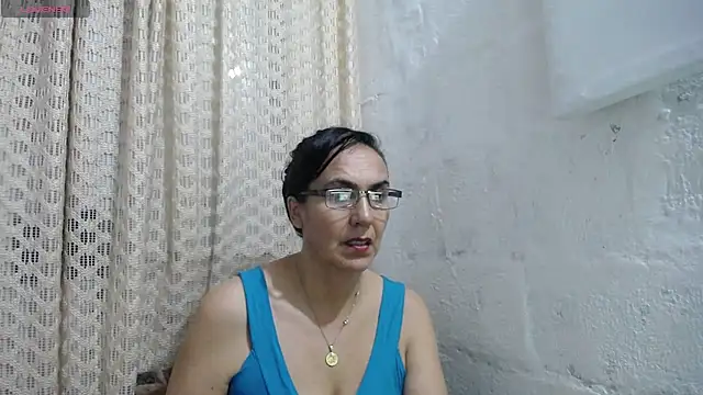 gabbyparker  online show from 09-15-25, 09:42