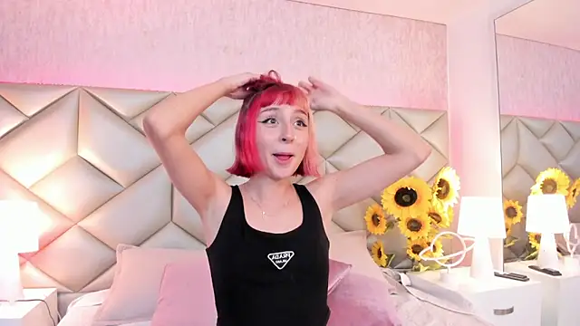 dafnne hall online show from 11-28-25, 04:26