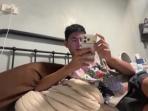 twinkrnboy online show from 11-26-25, 04:35