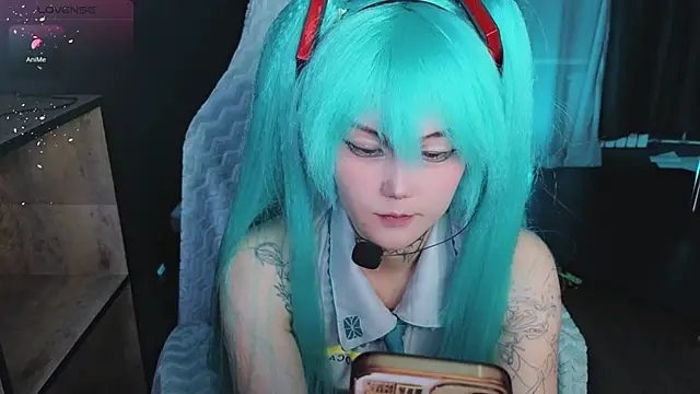 Snapshot of GothXRaven chatting on 02-28-26, 04:19 GothXRaven online show from 02-28-26, 04:19