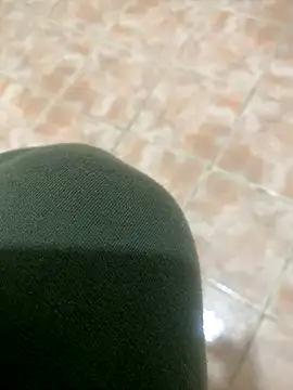 Snapshot of Binuthomas chatting on 09-18-25, 12:23 Binuthomas online show from 09-18-25, 12:23