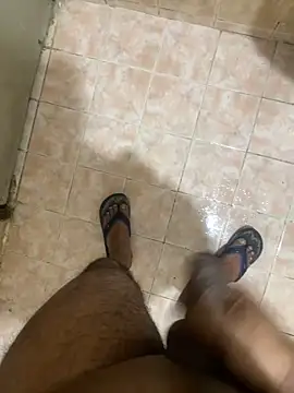 Snapshot of Binuthomas chatting on 09-19-25, 03:45 Binuthomas online show from 09-19-25, 03:45