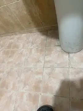 Snapshot of Binuthomas chatting on 10-15-25, 09:37 Binuthomas online show from 10-15-25, 09:37