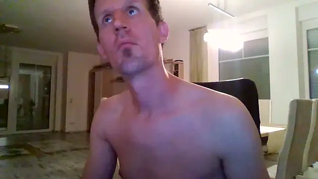 Snapshot of Trockenbau chatting on 09-18-25, 04:42 Trockenbau online show from 09-18-25, 04:42