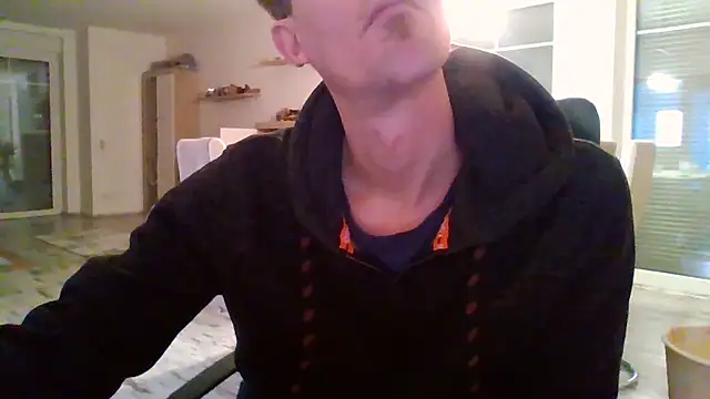 Snapshot of Trockenbau chatting on 11-21-25, 01:43 Trockenbau online show from 11-21-25, 01:43