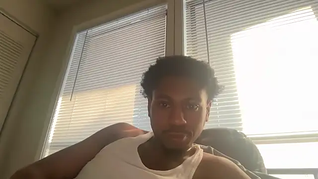 Snapshot of Yungandhungd chatting on 11-16-25, 09:31 Yungandhungd online show from 11-16-25, 09:31