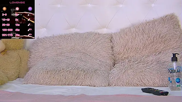 Snapshot of IsisQueen chatting on 11-03-25, 03:13 IsisQueen online show from 11-03-25, 03:13