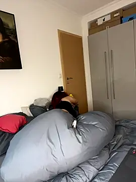 OliviaaFischer online show from 10-17-25, 03:36