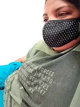 Snapshot of Komal-stream chatting on 09-22-25, 08:33 Komal-stream online show from 09-22-25, 08:33