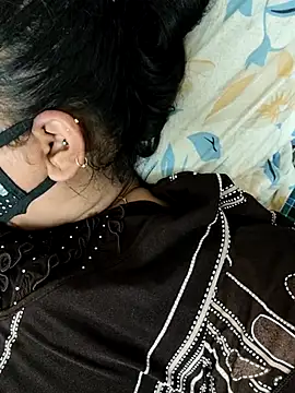 Snapshot of Komal-stream chatting on 09-29-25, 02:00 Komal-stream online show from 09-29-25, 02:00