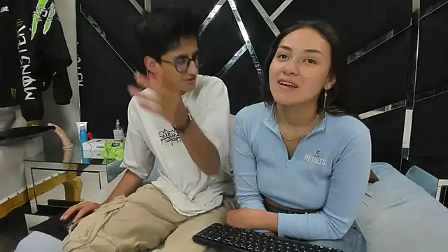 Snapshot of Noa_Arez chatting on 02-15-26, 07:27 Noa Arez online show from 02-15-26, 07:27