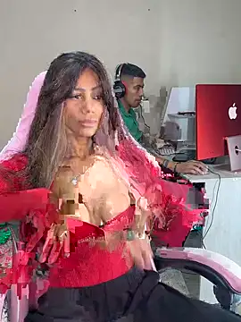 Snapshot of Sarajames chatting on 11-12-25, 03:34 Sarajames online show from 11-12-25, 03:34