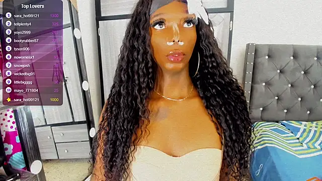 Snapshot of Sara_hot12112 chatting on 10-24-25, 07:32 Sara hot12112 online show from 10-24-25, 07:32