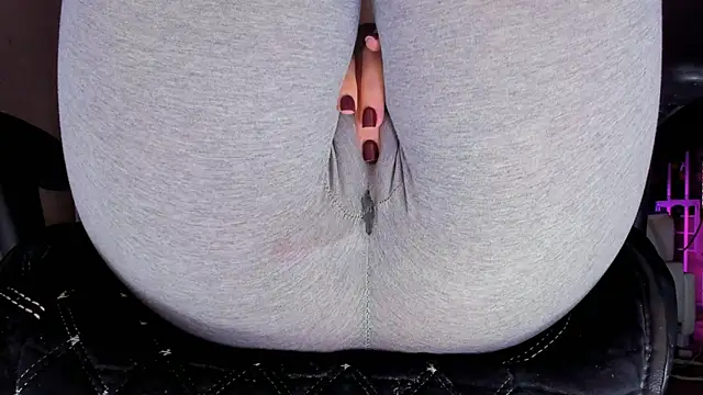 Snapshot of Cameltoe_squirt_inPants chatting on 09-18-25, 12:40 Cameltoe squirt inPants online show from 09-18-25, 12:40