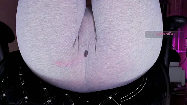 Snapshot of Cameltoe_squirt_inPants chatting on 10-18-25, 12:06 Cameltoe squirt inPants online show from 10-18-25, 12:06