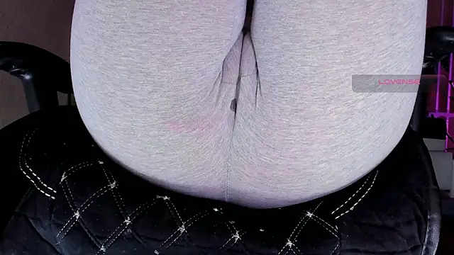 Snapshot of Cameltoe_squirt_inPants chatting on 10-20-25, 03:34 Cameltoe squirt inPants online show from 10-20-25, 03:34