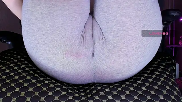 Snapshot of Cameltoe_squirt_inPants chatting on 11-26-25, 02:18 Cameltoe squirt inPants online show from 11-26-25, 02:18