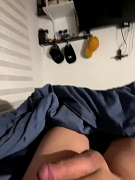 Snapshot of Robert2_honey chatting on 09-22-25, 10:17 Robert2 honey online show from 09-22-25, 10:17