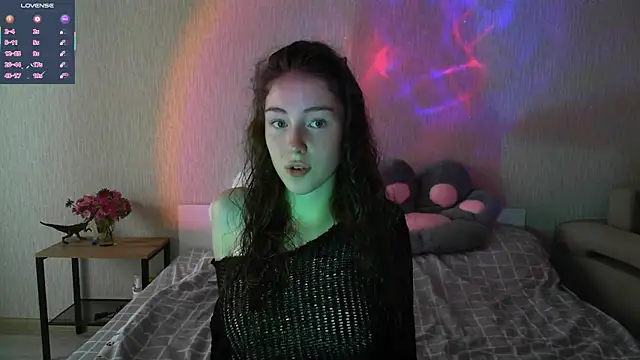 Snapshot of eskatmi chatting on 09-15-25, 02:11 eskatmi online show from 09-15-25, 02:11