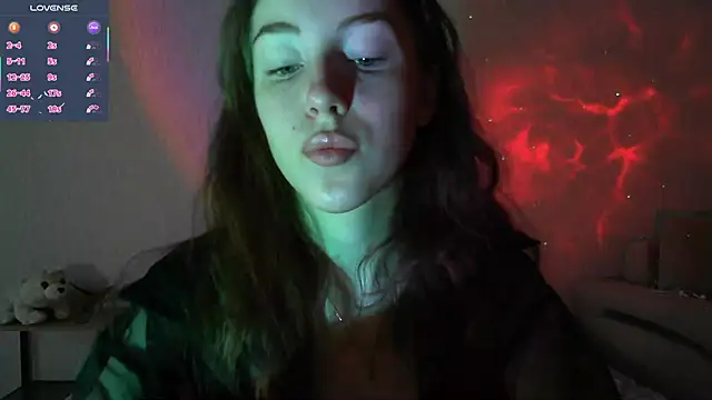 Snapshot of eskatmi chatting on 10-22-25, 12:44 eskatmi online show from 10-22-25, 12:44