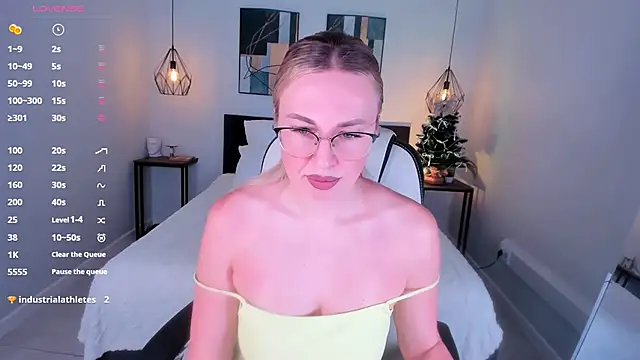 Snapshot of Lexi_terele chatting on 12-15-25, 06:39 Lexi terele online show from 12-15-25, 06:39