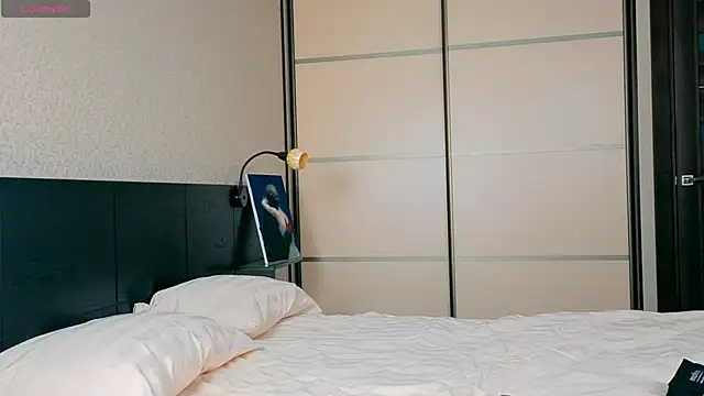 Hazel Reed online show from 10-10-25, 07:13