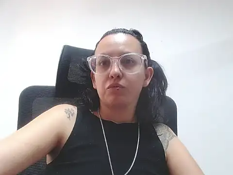 Snapshot of dalila_macherano1 chatting on 09-26-25, 05:17 dalila macherano1 online show from 09-26-25, 05:17