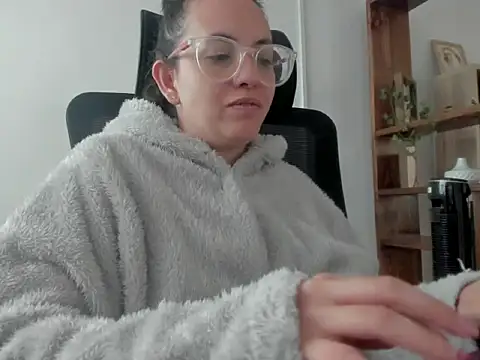 Snapshot of dalila_macherano1 chatting on 10-12-25, 07:13 dalila macherano1 online show from 10-12-25, 07:13