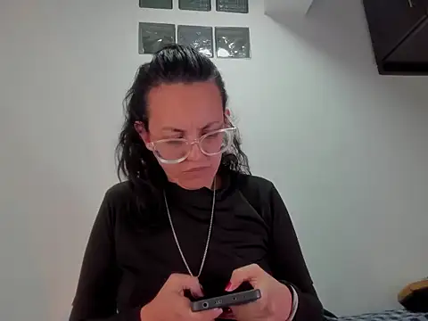 Snapshot of dalila_macherano1 chatting on 10-16-25, 03:51 dalila macherano1 online show from 10-16-25, 03:51