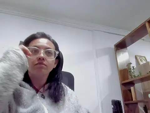 Snapshot of dalila_macherano1 chatting on 10-17-25, 08:22 dalila macherano1 online show from 10-17-25, 08:22