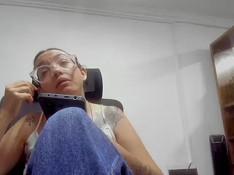 Snapshot of dalila_macherano1 chatting on 11-08-25, 11:25 dalila macherano1 online show from 11-08-25, 11:25