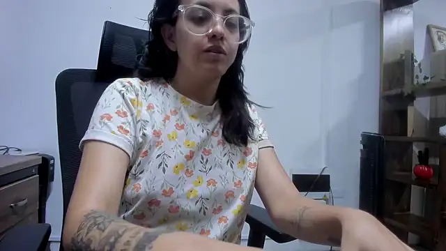 Snapshot of dalila_macherano1 chatting on 11-10-25, 10:42 dalila macherano1 online show from 11-10-25, 10:42