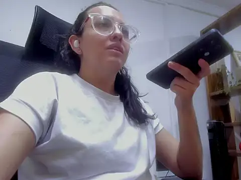 Snapshot of dalila_macherano1 chatting on 11-12-25, 07:46 dalila macherano1 online show from 11-12-25, 07:46