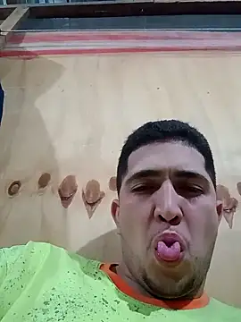 Snapshot of Picademel2525 chatting on 09-09-25, 04:45 Picademel2525 online show from 09-09-25, 04:45